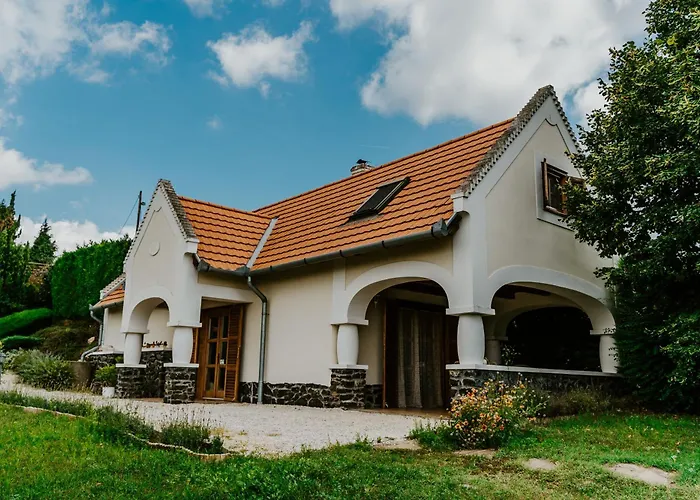 Harsfa Vendeghaz Holiday home Hegymagas