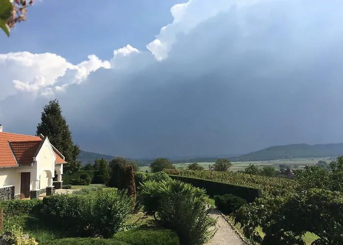 Harsfa Vendeghaz Feriehus *